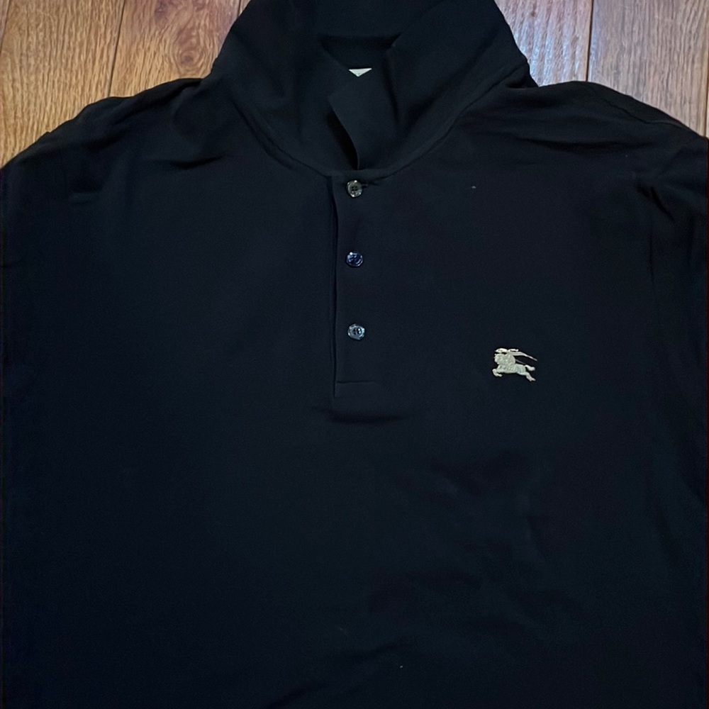 Burberry Polo Gold emblem